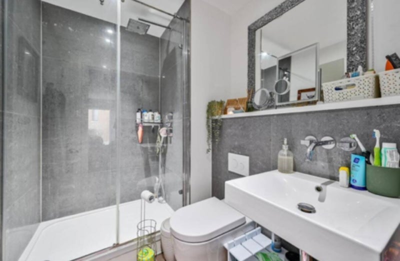 Flat Loxford Gardens in Greater London