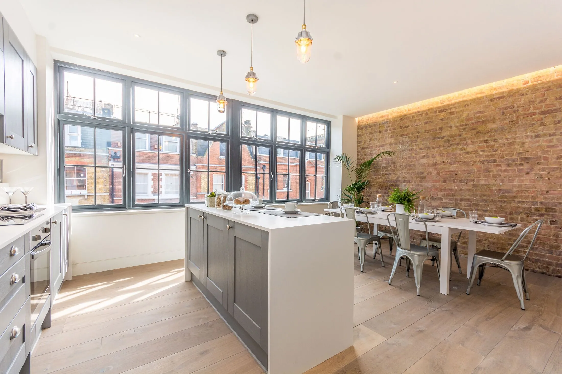 Flat Gosfield Street in City of Westminster