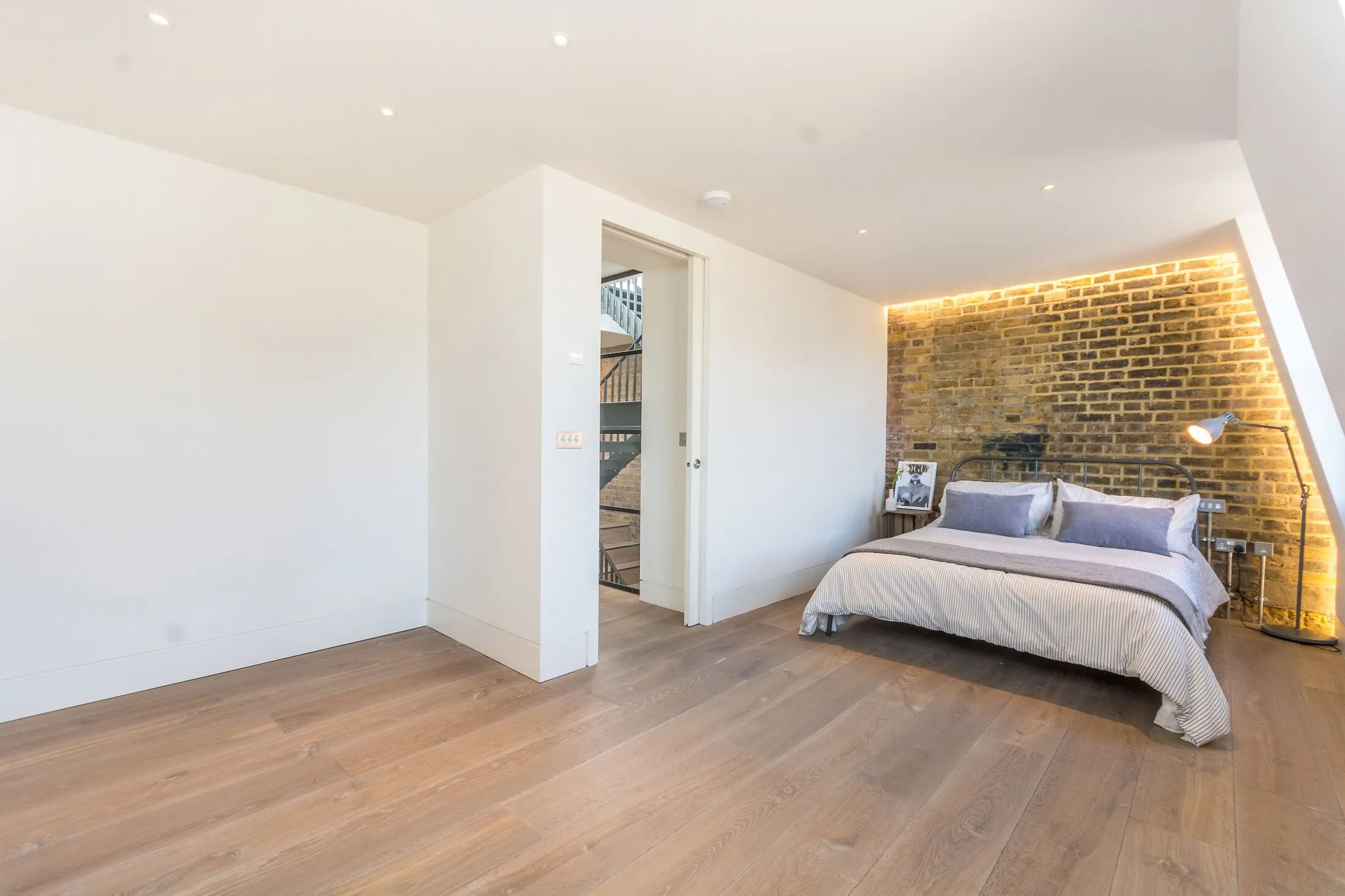 Flat Gosfield Street in City of Westminster