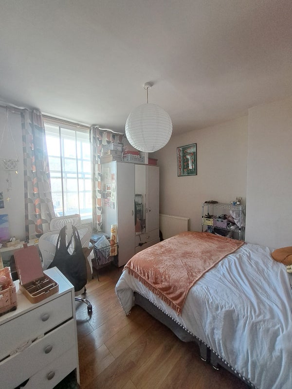 Room Rainhill Way in Greater London