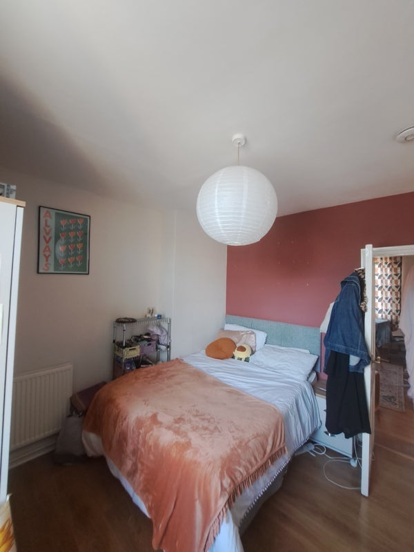 Room Rainhill Way in Greater London
