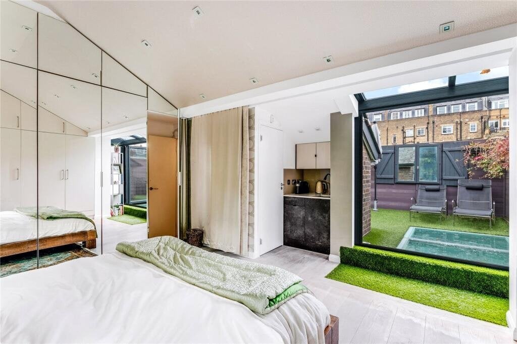 House Stanhope Gardens in Greater London