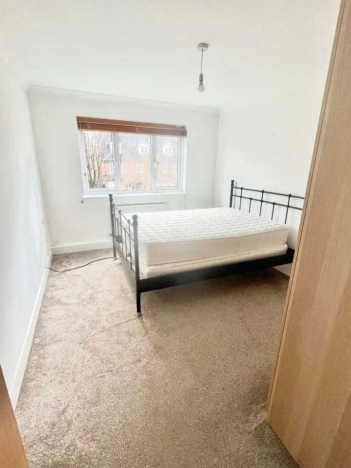 Room Godstone Road in Greater London