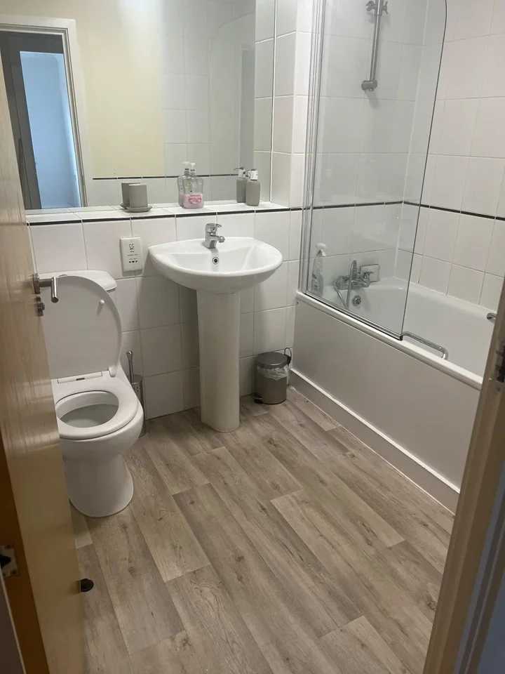 Room Godstone Road in Greater London