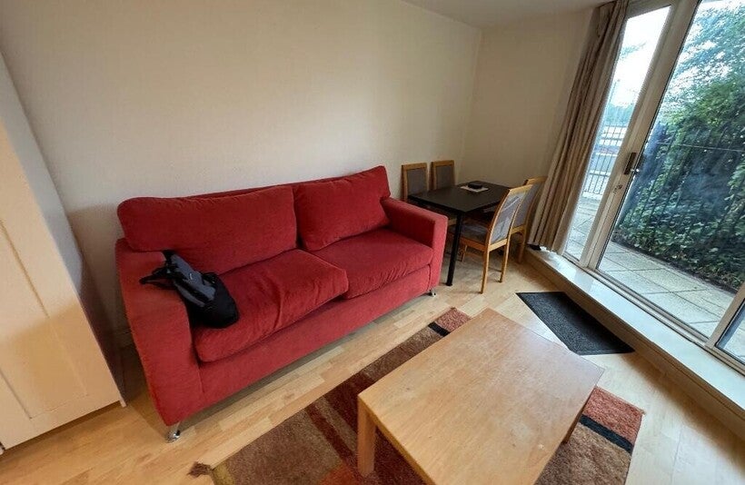 Flat Newton Place in Greater London