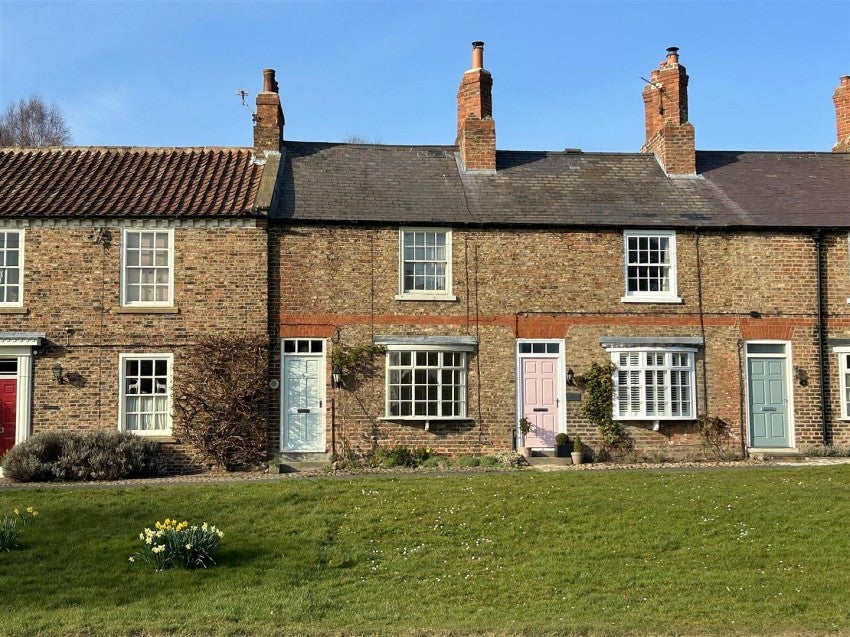 House Main Street in Sutton on the Forest