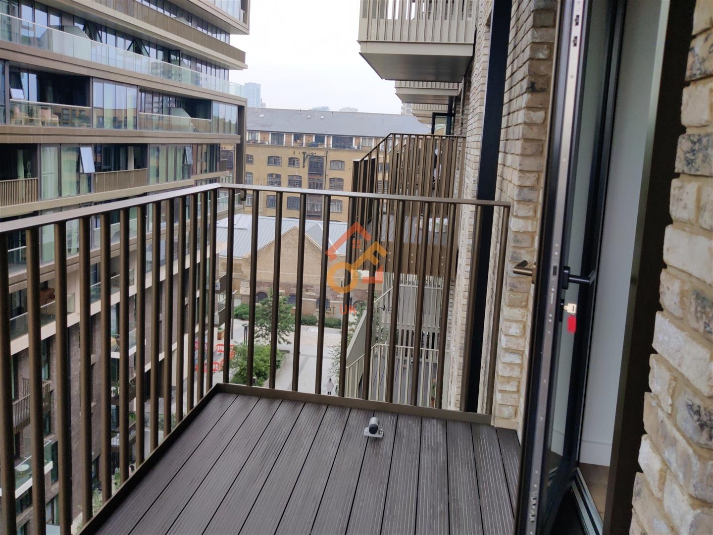 Flat Merino Gardens in Greater London