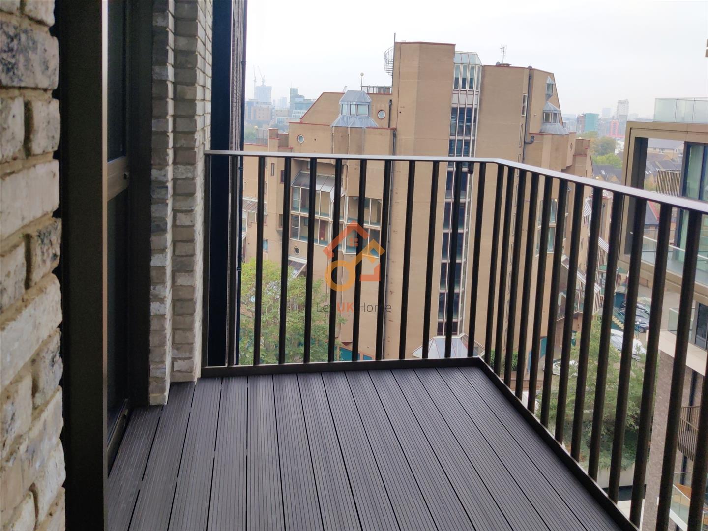 Flat Merino Gardens in Greater London