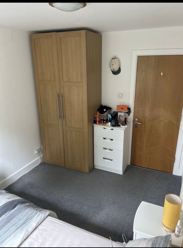 Room Victory Place in Greater London