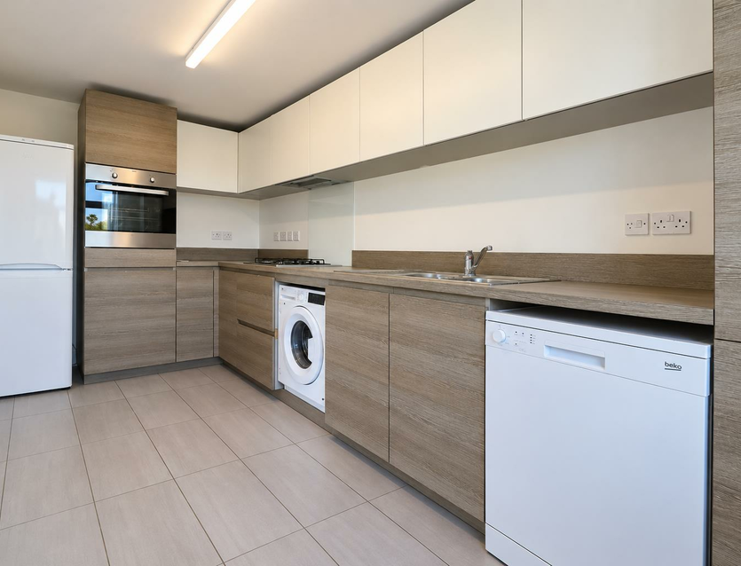 Flat Martin Close in Greater London
