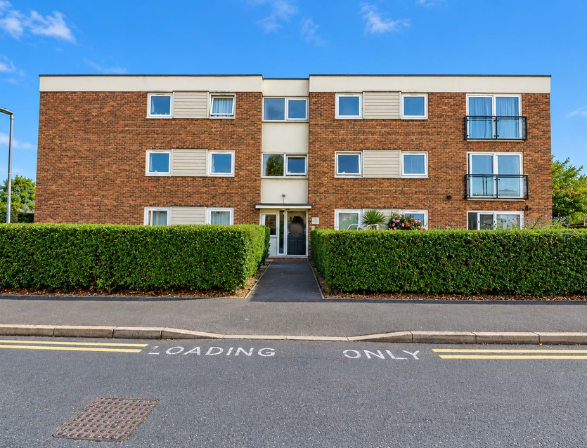 Flat Martin Close in Greater London