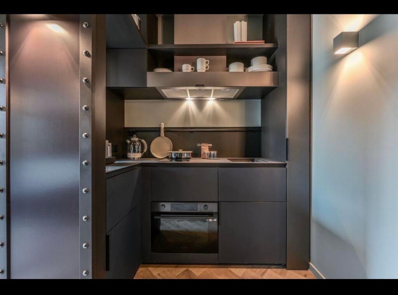 Flat Haydon Way in Greater London
