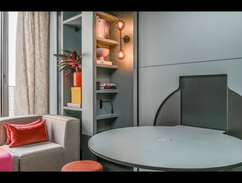 Flat Haydon Way in Greater London