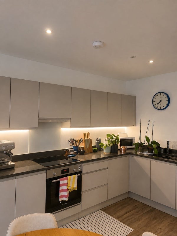 Room Norah Smyth Road in Greater London