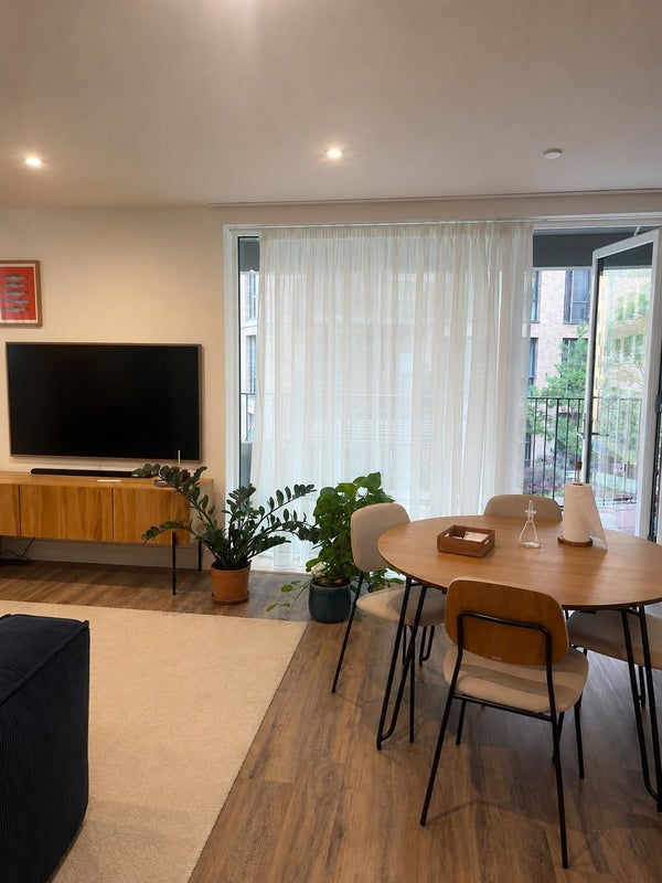 Room Norah Smyth Road in Greater London