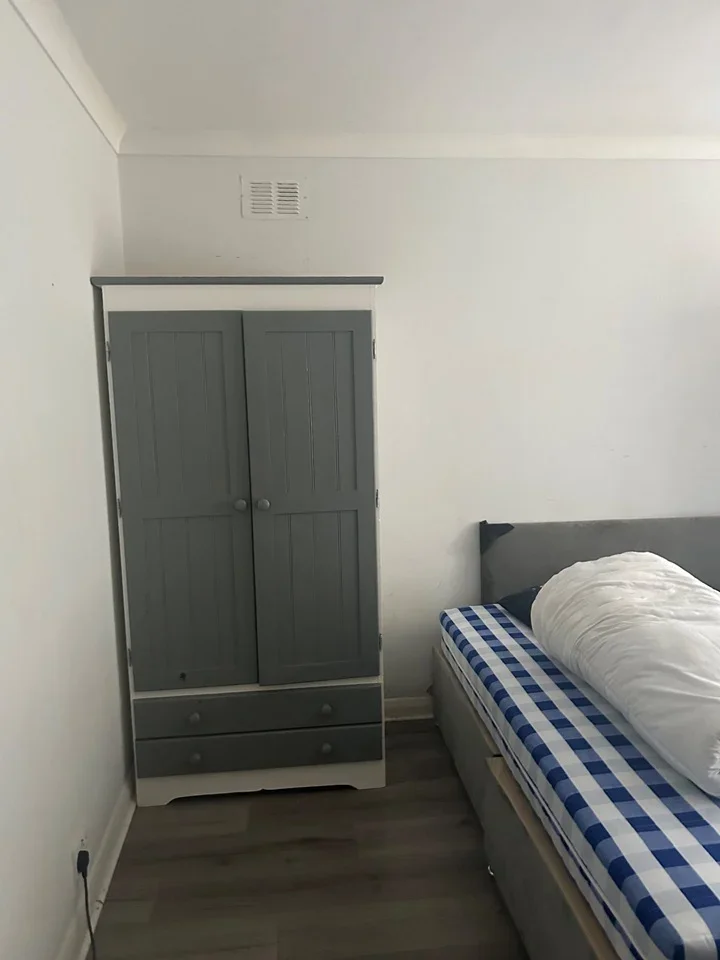 Room Meadowcroft Close in Reigate and Banstead