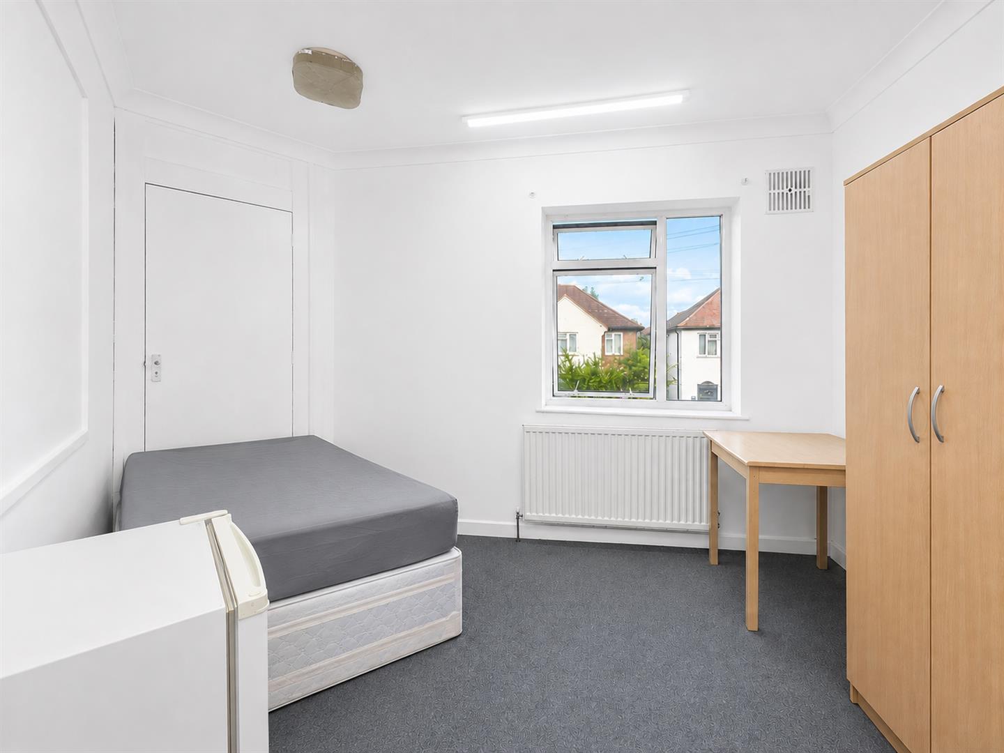 Room Northfield Avenue in London