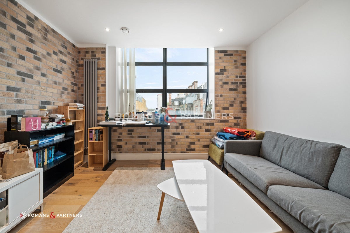 Flat Carlow Street in Greater London