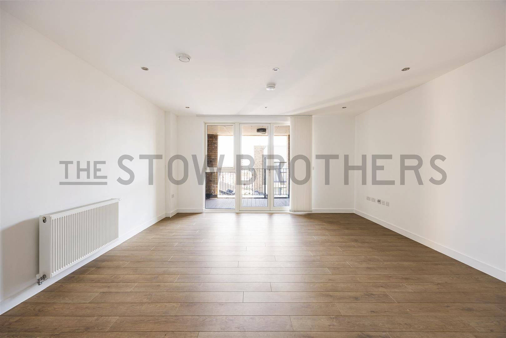 Flat Bolinder Way in Greater London