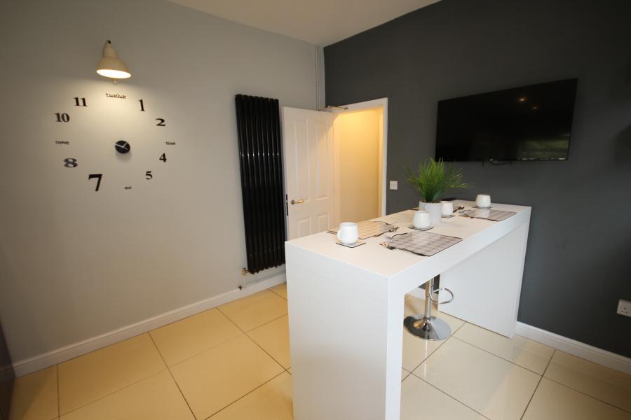 Room Belvedere Road in East Staffordshire