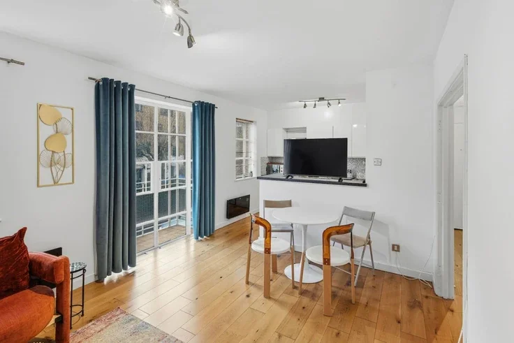Flat Northey Street in Greater London