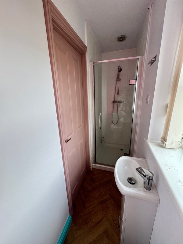 Room Masons Close in Kenfig Hill