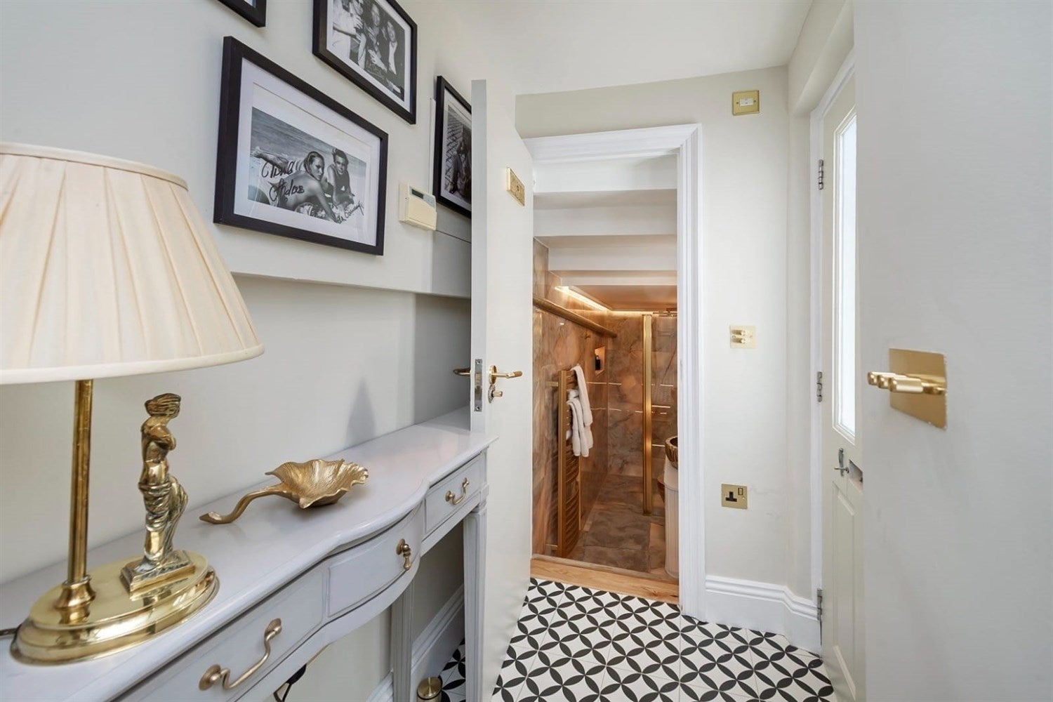 Flat Stratford Road in Greater London