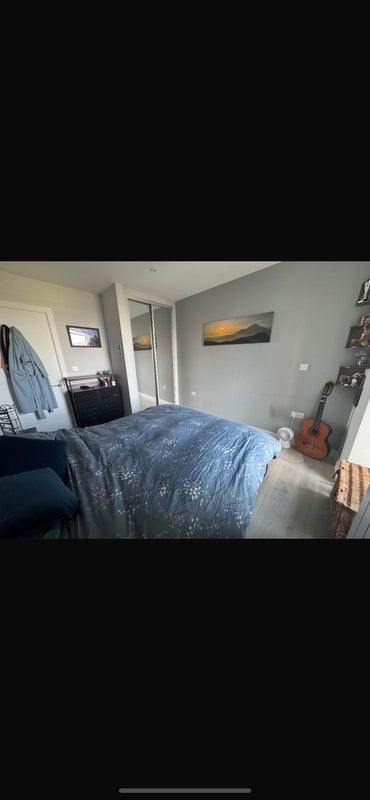 Room Wickford Way in Greater London