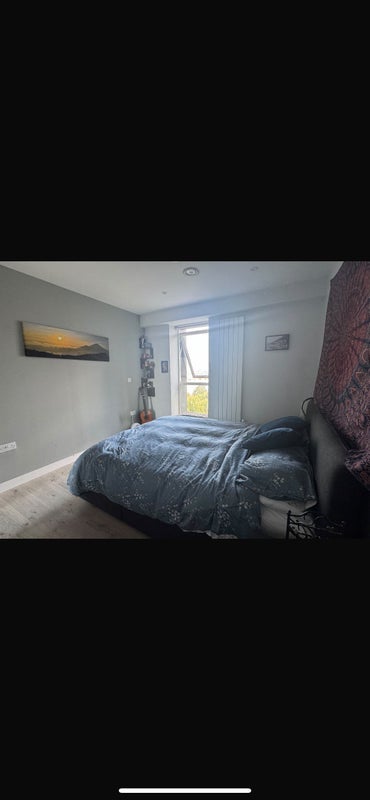 Room Wickford Way in Greater London