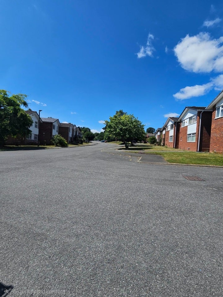 Flat Selly Wick Road in Birmingham