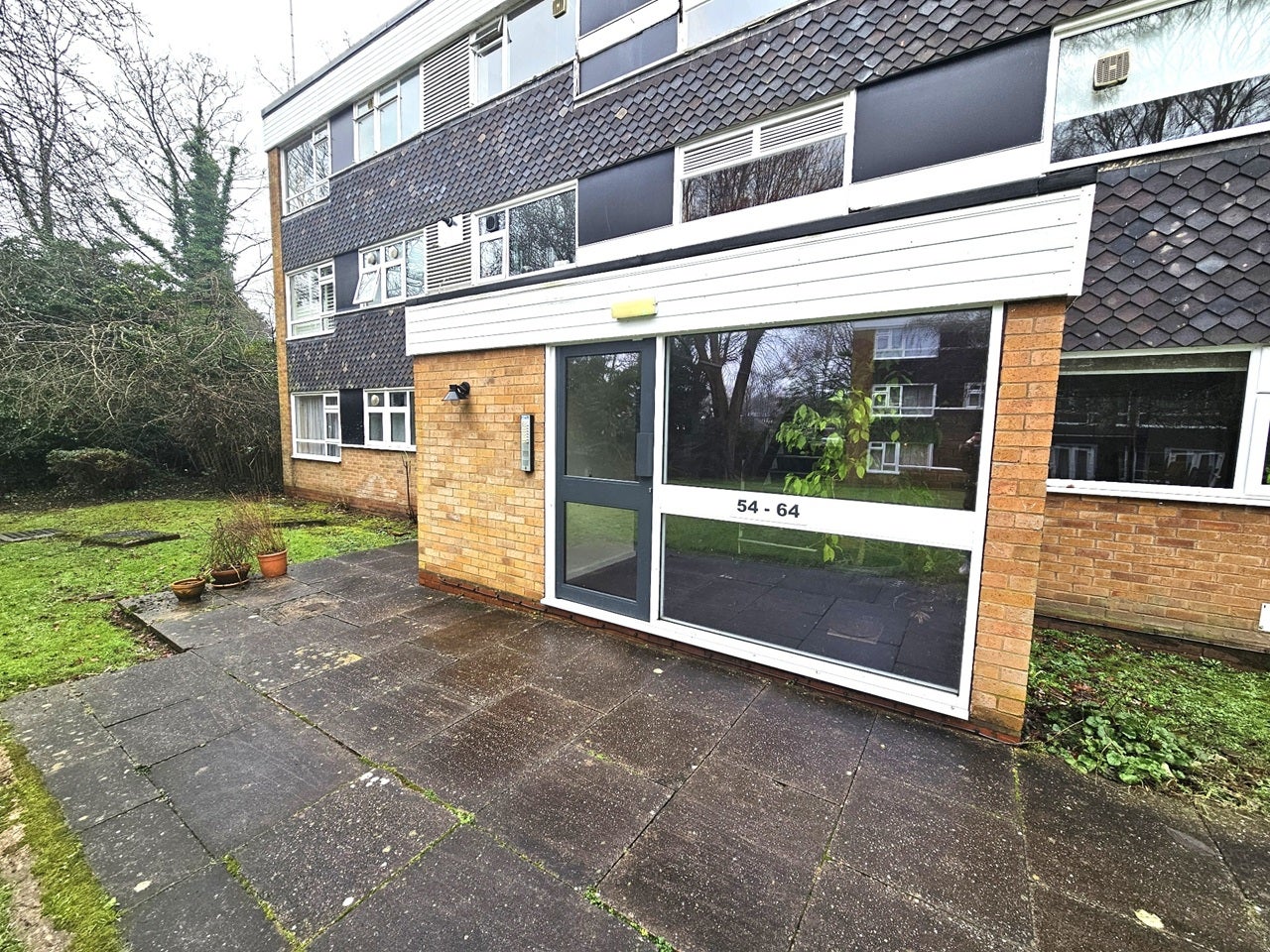 Flat Selly Wick Road in Birmingham