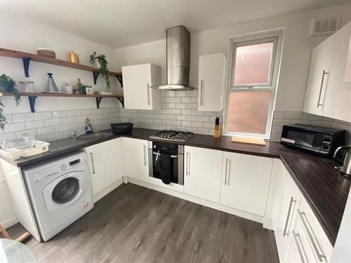 Room Lucan Road in Liverpool