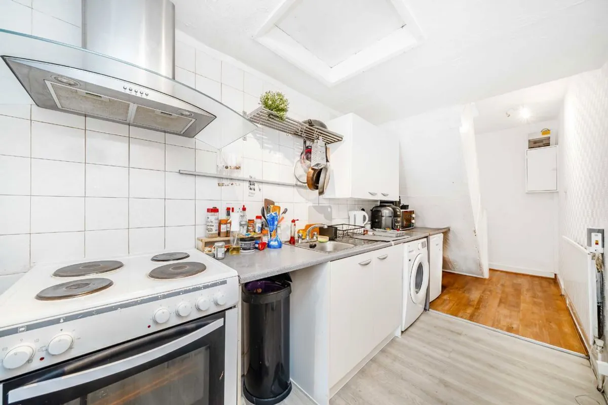 Flat Twickenham Road in Greater London