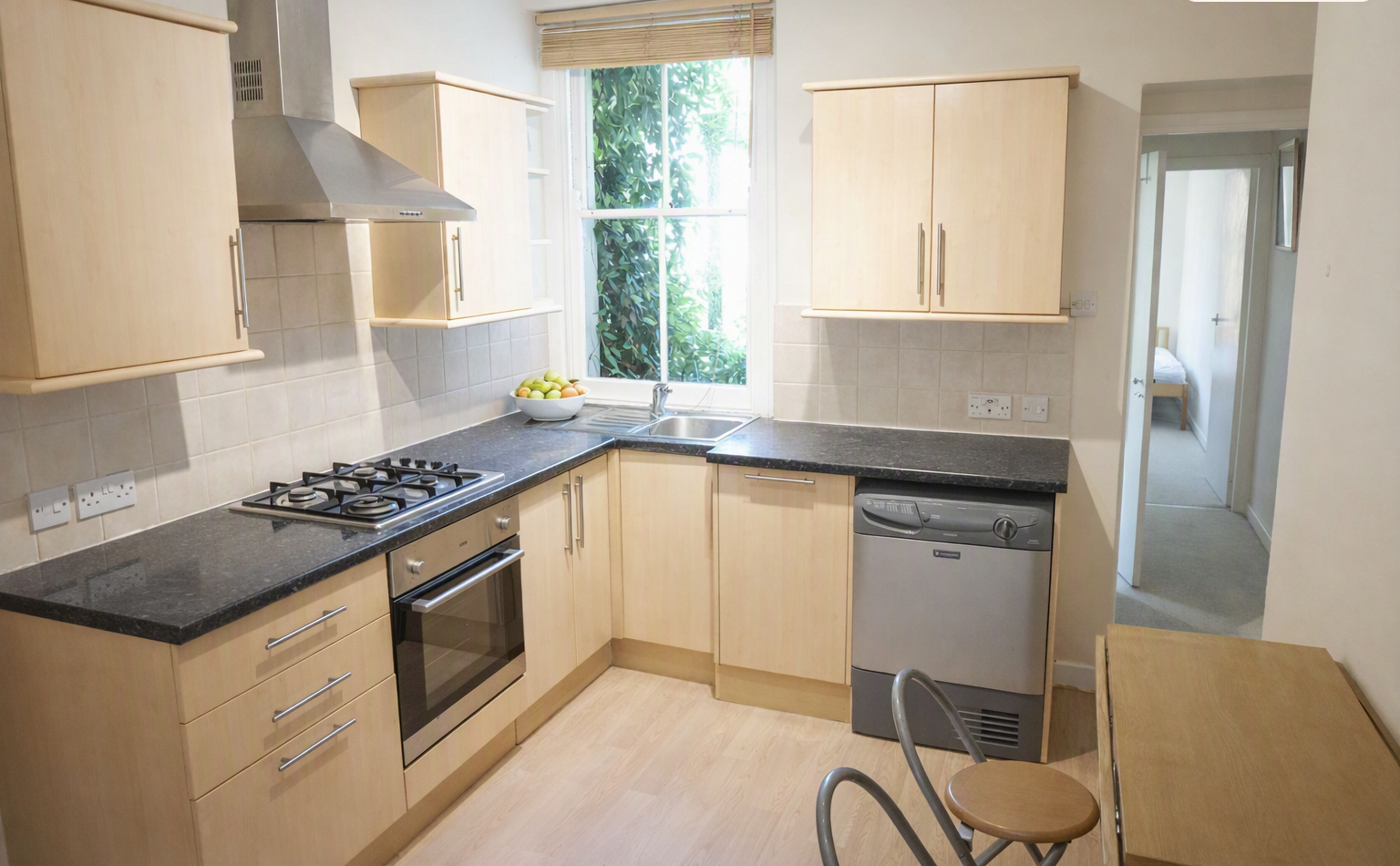 Flat Coldharbour Road in Bristol