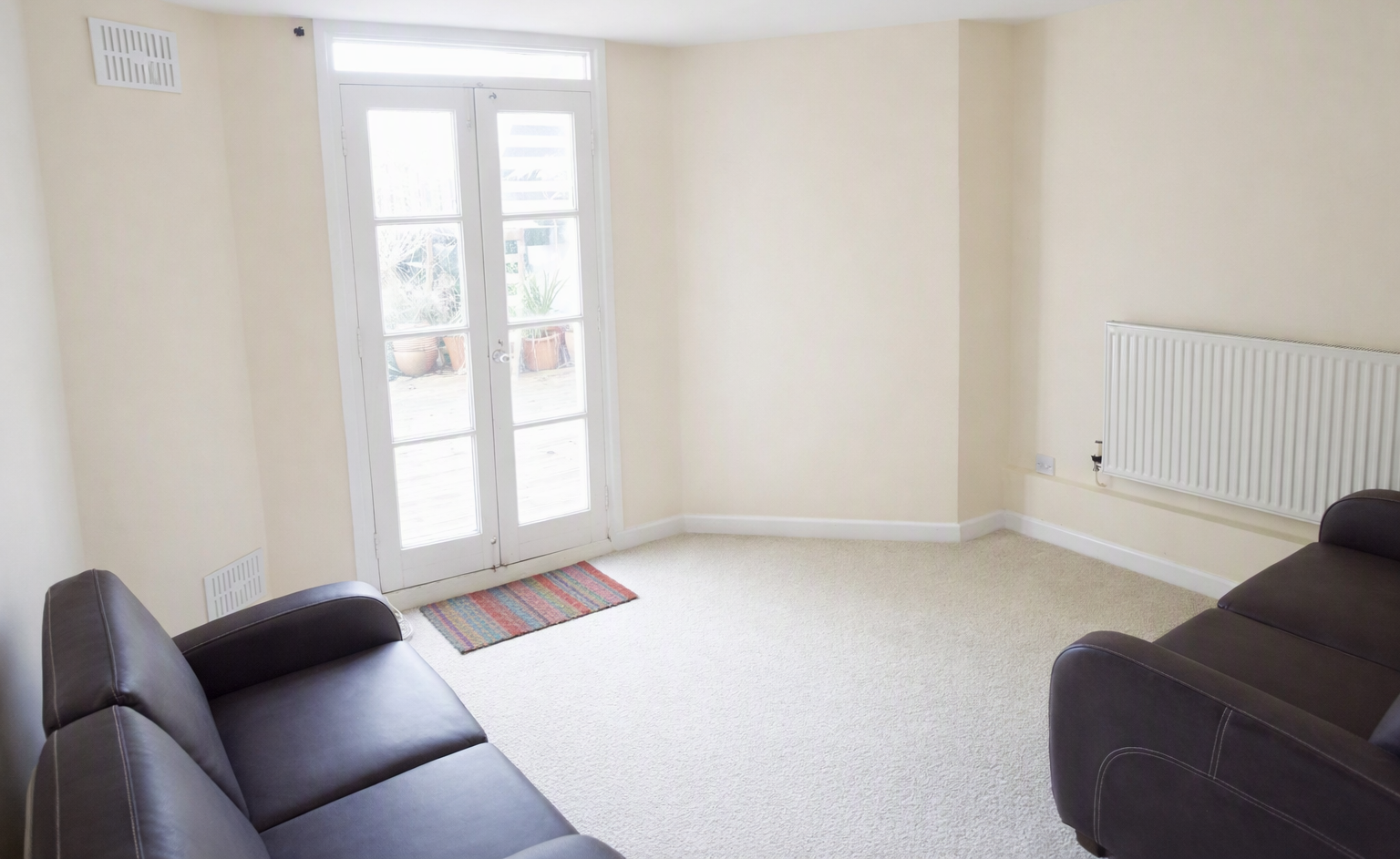 Flat Coldharbour Road in Bristol