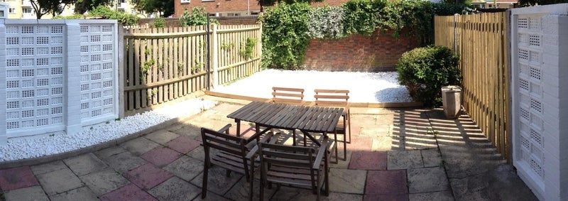 Room Deeley Road in Greater London