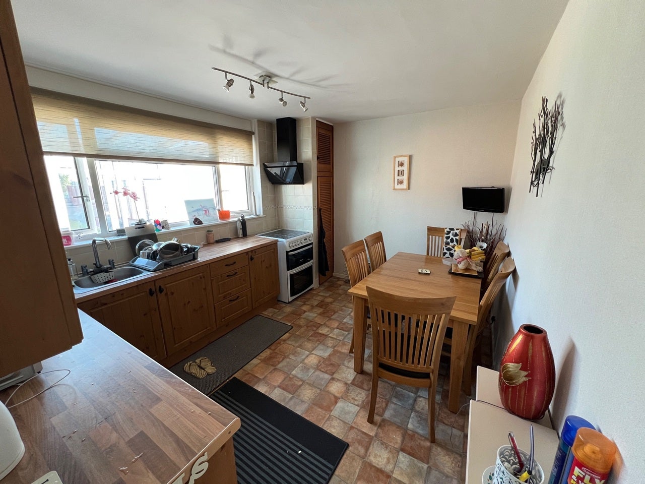 Room Humber Way in Slough