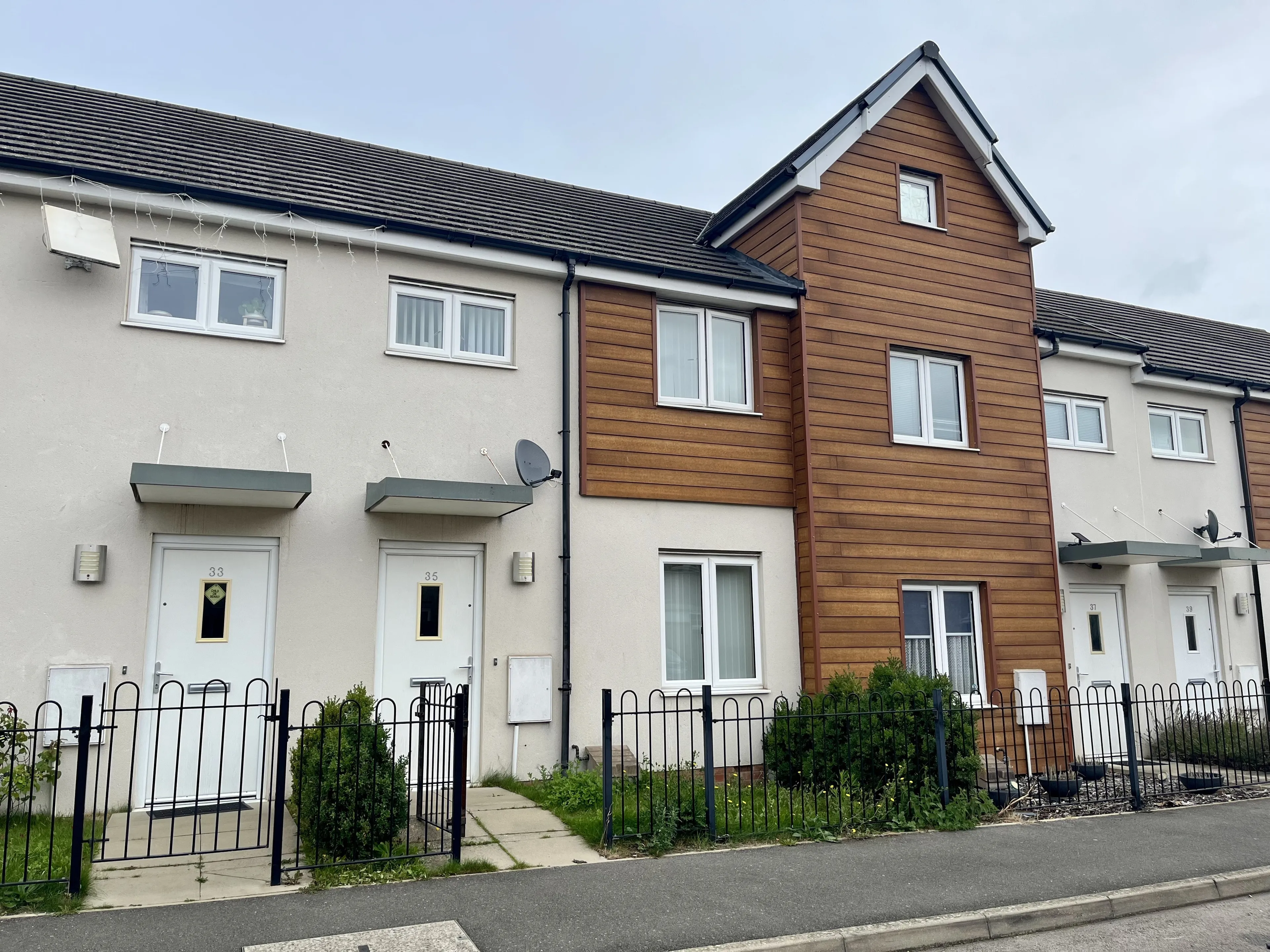 House Harris Road in Corby