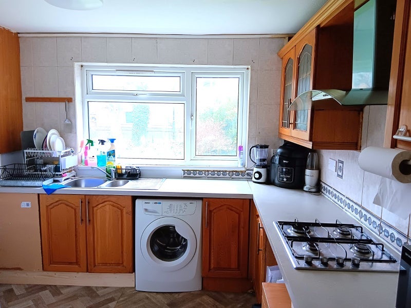 Room Moore Walk in Greater London