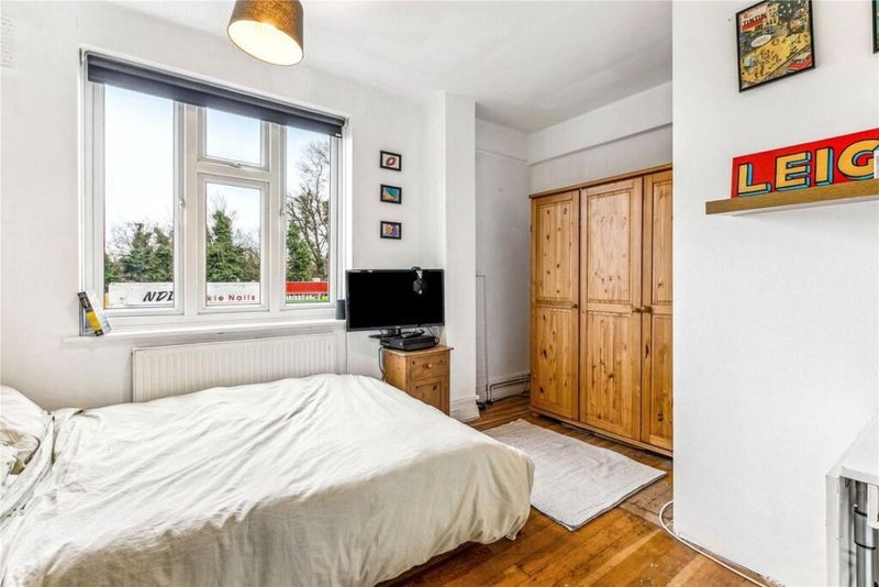Room Leigham Court Road in Greater London