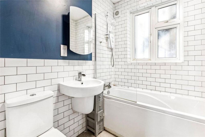 Room Leigham Court Road in Greater London