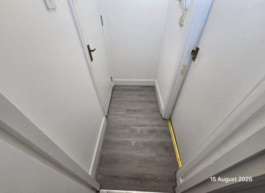 Flat Lorne Road in Greater London