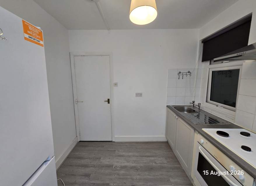 Flat Lorne Road in Greater London