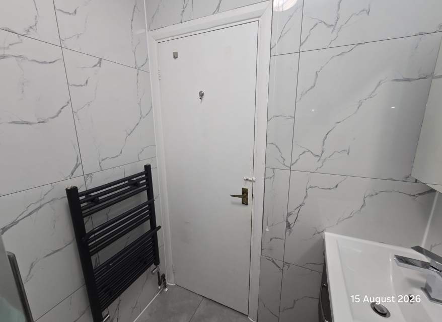 Flat Lorne Road in Greater London