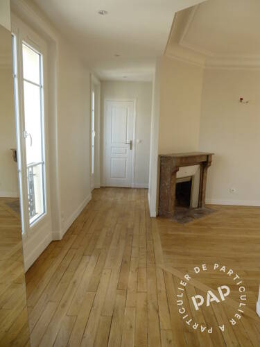 Flat Rue Antoinette Fouque in Paris