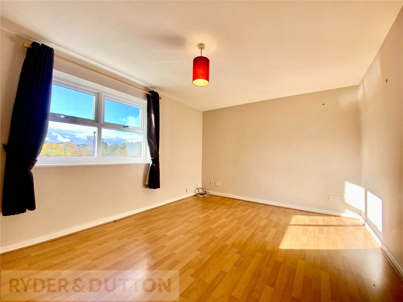 Flat Rayson Hill Drive in Manchester