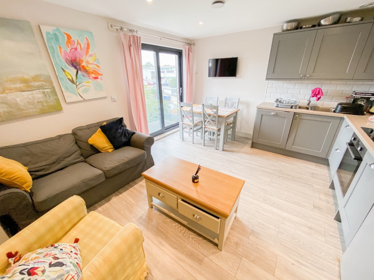 Flat Winnall Manor Road in Winchester