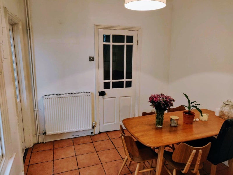 Room Mina Road in Bristol