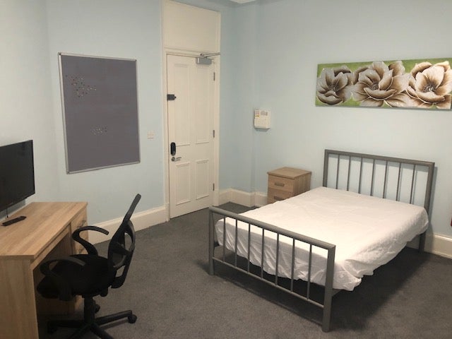 Room Cornwall Street in Birmingham