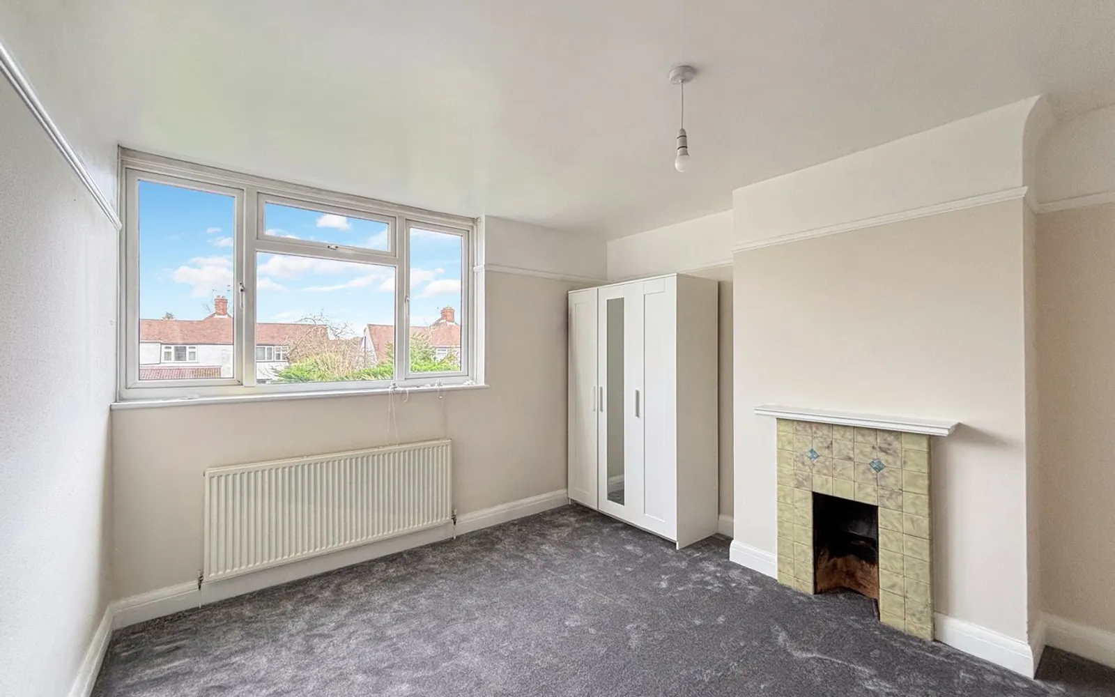 Flat Central Avenue in Greater London